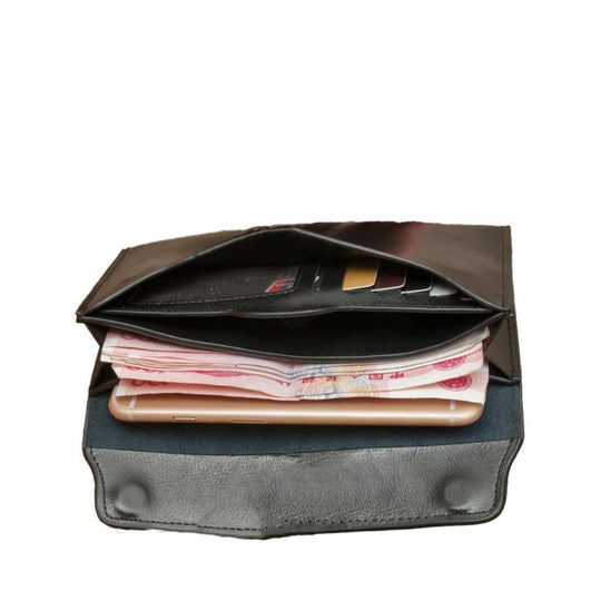 Classic Fold Wallet with Magnetic Closure